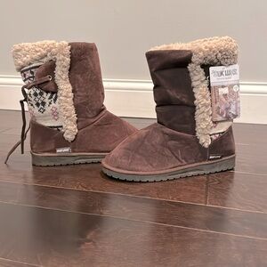 Muk Luks boots nwt 10